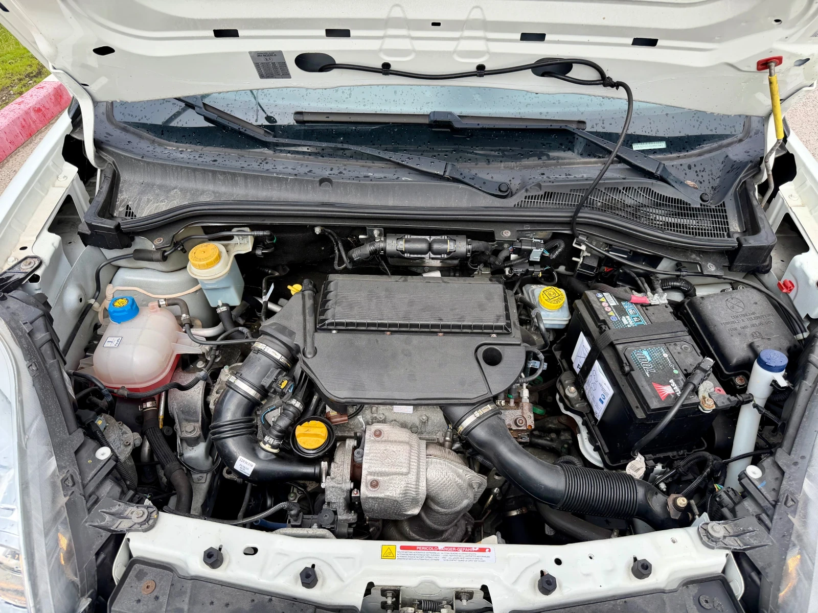 Opel Combo 1.3 Multijet 90k, снимка 8 - Автомобили и джипове - 54083133