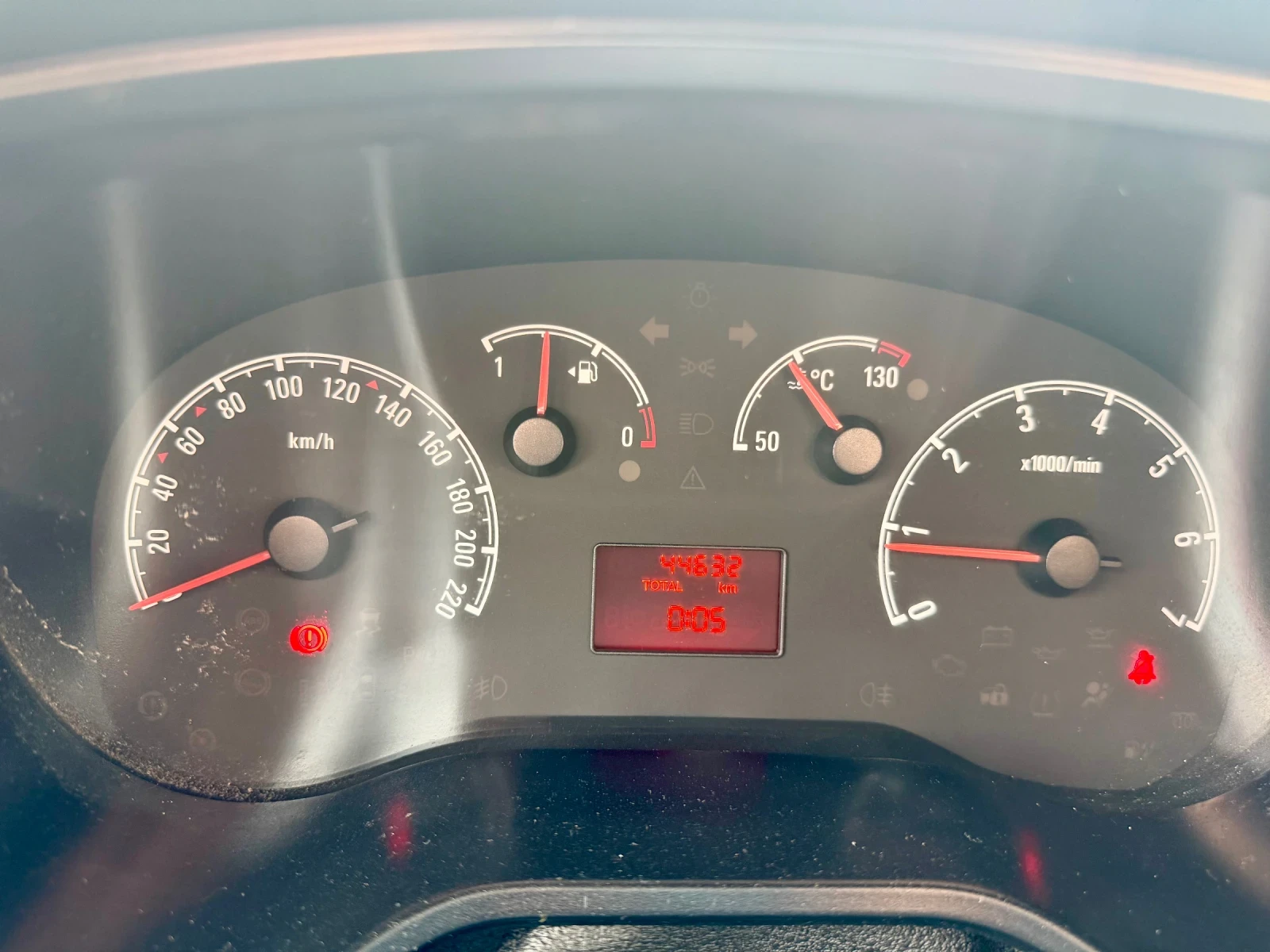 Opel Combo 1.3 Multijet 90k, снимка 6 - Автомобили и джипове - 54083133