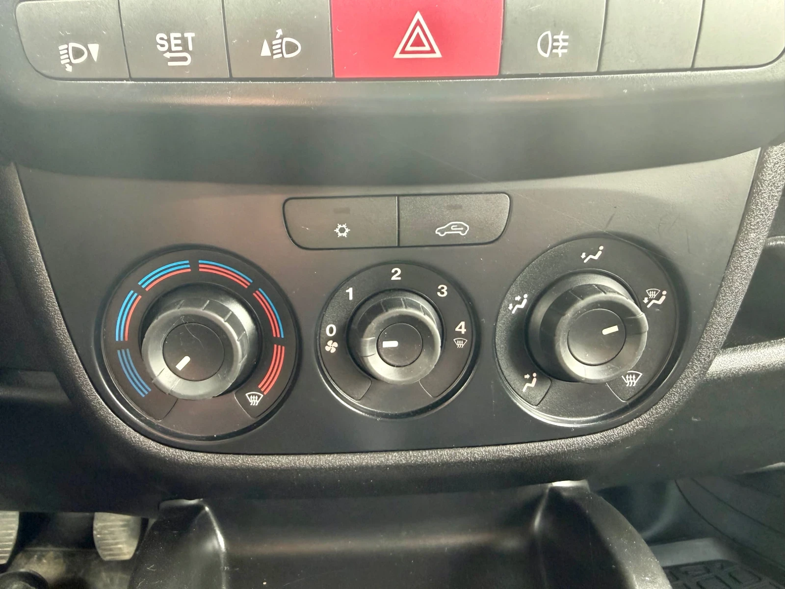 Opel Combo 1.3 Multijet 90k, снимка 7 - Автомобили и джипове - 54083133