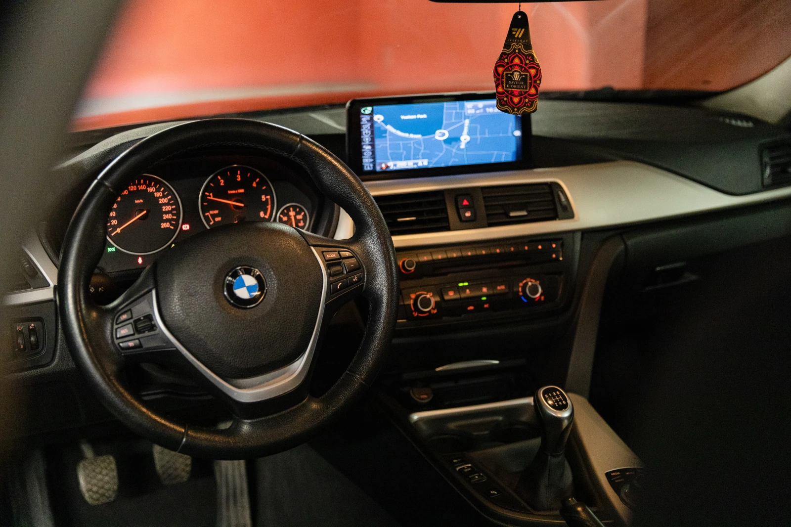 BMW 318, снимка 16 - Автомобили и джипове - 54083659