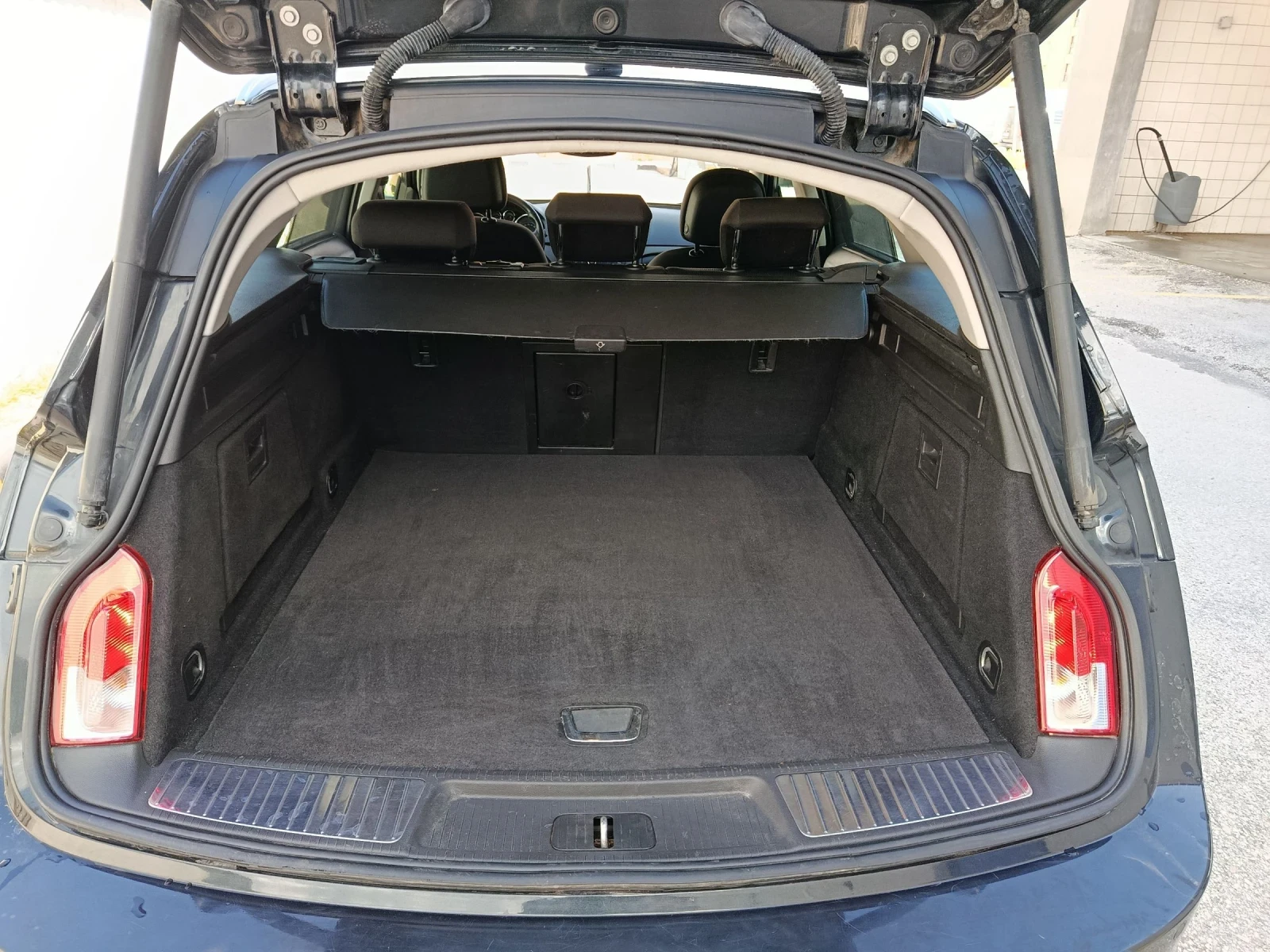 Opel Insignia 2.0 дизел 131к., снимка 13 - Автомобили и джипове - 54294587