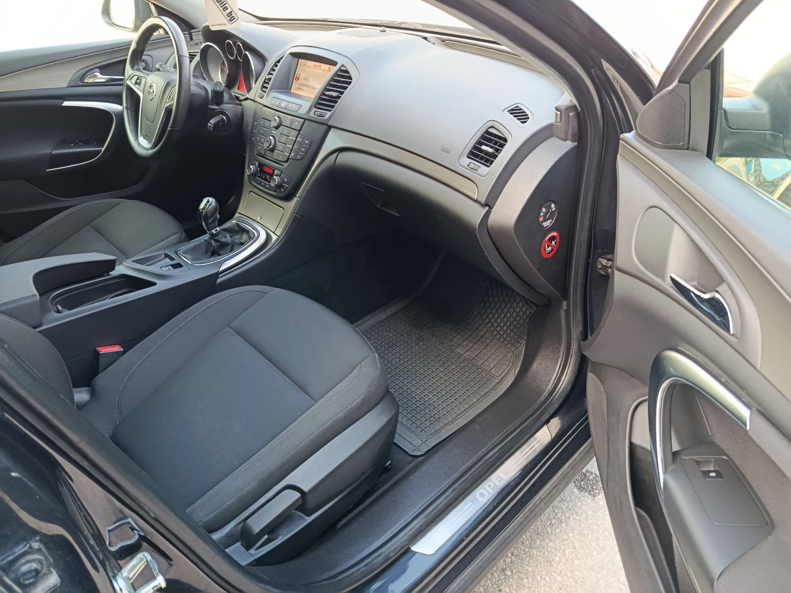 Opel Insignia 2.0 дизел 131к., снимка 10 - Автомобили и джипове - 54294587