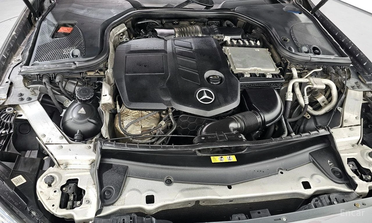 Mercedes-Benz E 220 AVANTGARDE* ПАМЕТ* HEADUP* КАМЕРА* ПОДГРЕВ* КОЖА, снимка 5 - Автомобили и джипове - 54411454