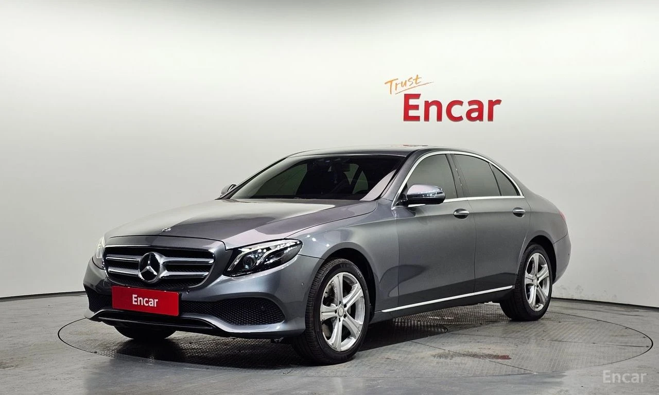 Mercedes-Benz E 220 AVANTGARDE* ПАМЕТ* HEADUP* КАМЕРА* ПОДГРЕВ* КОЖА