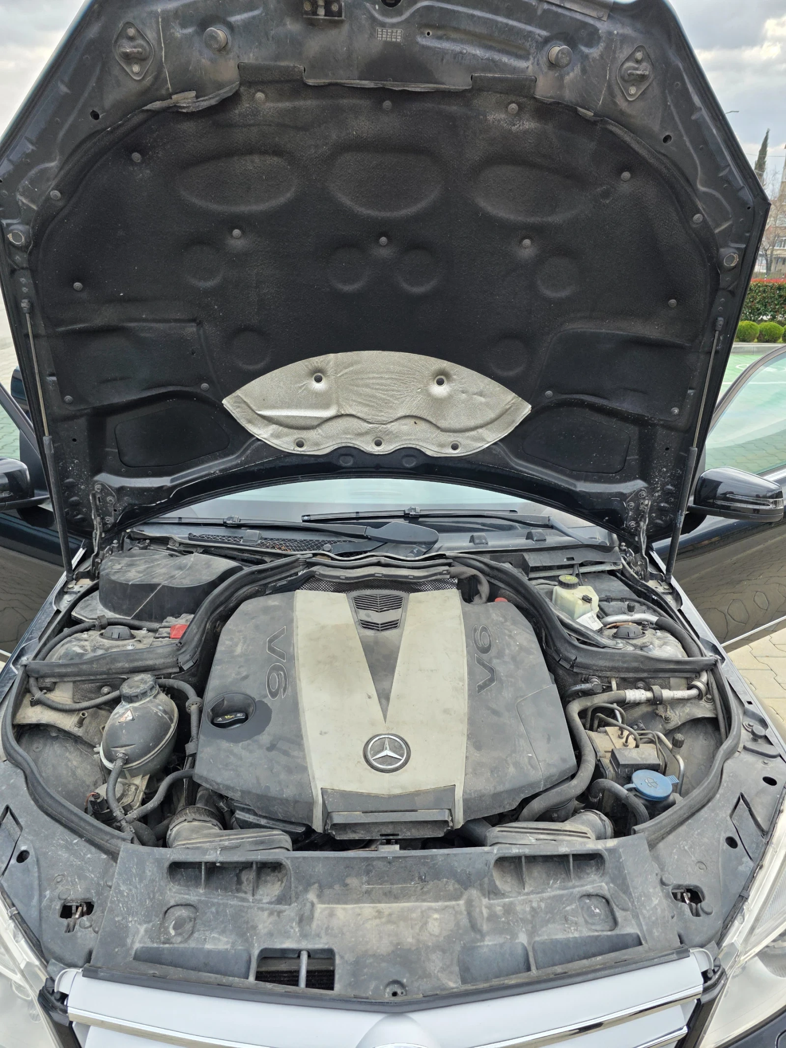 Mercedes-Benz C 320, снимка 9 - Автомобили и джипове - 54435104