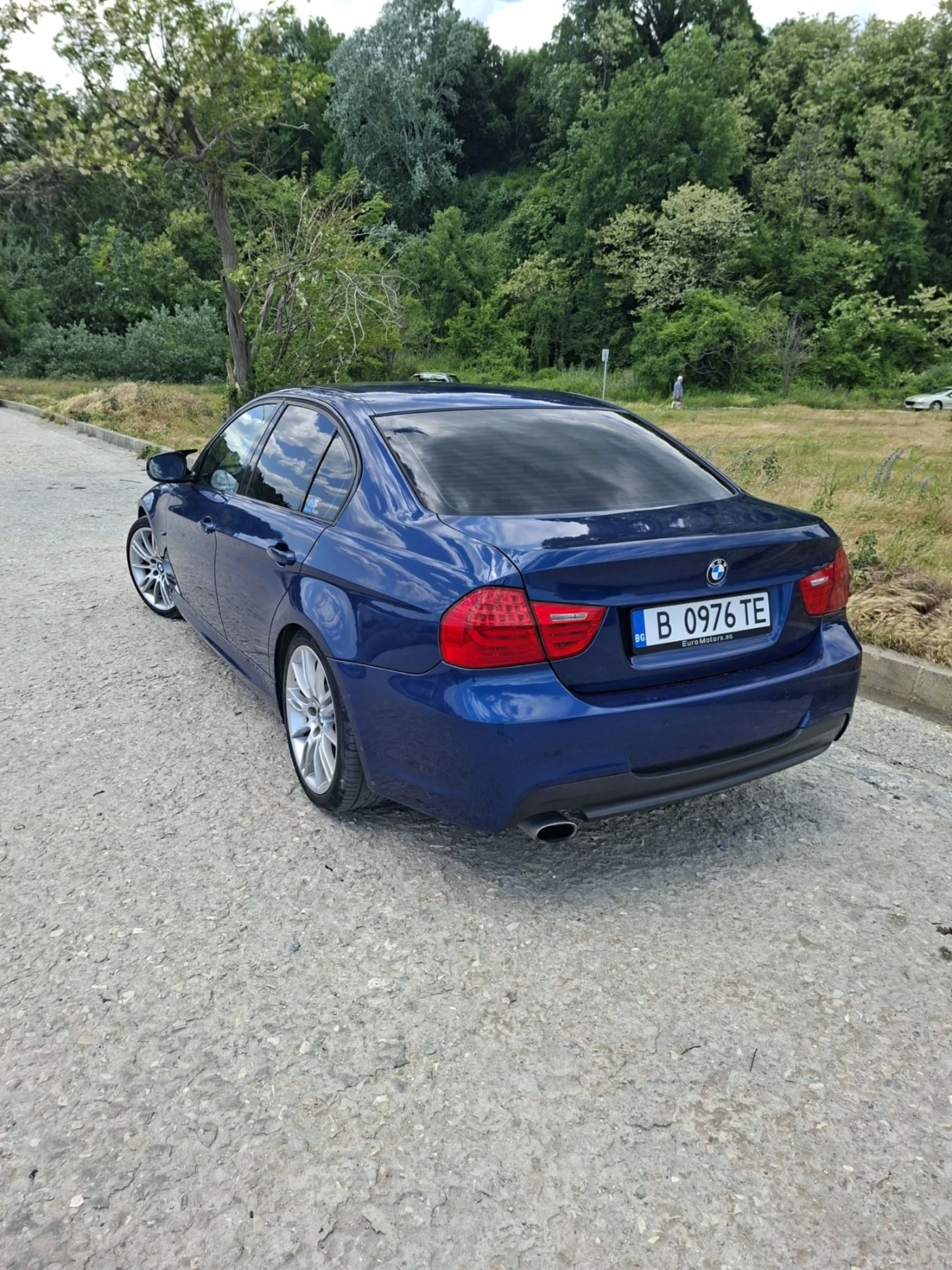 BMW 320, снимка 4 - Автомобили и джипове - 54727925