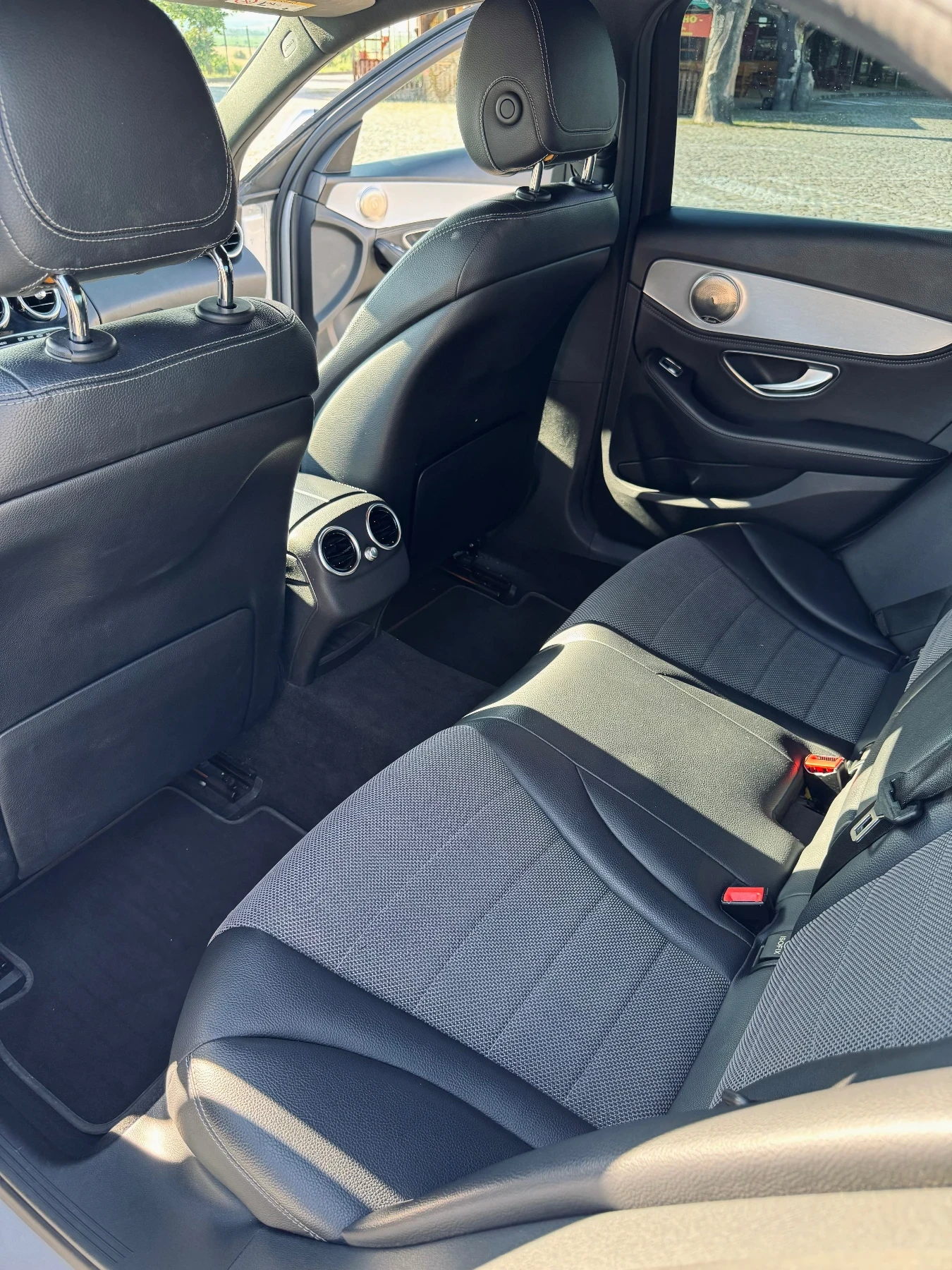 Mercedes-Benz C 220, снимка 9 - Автомобили и джипове - 54839214
