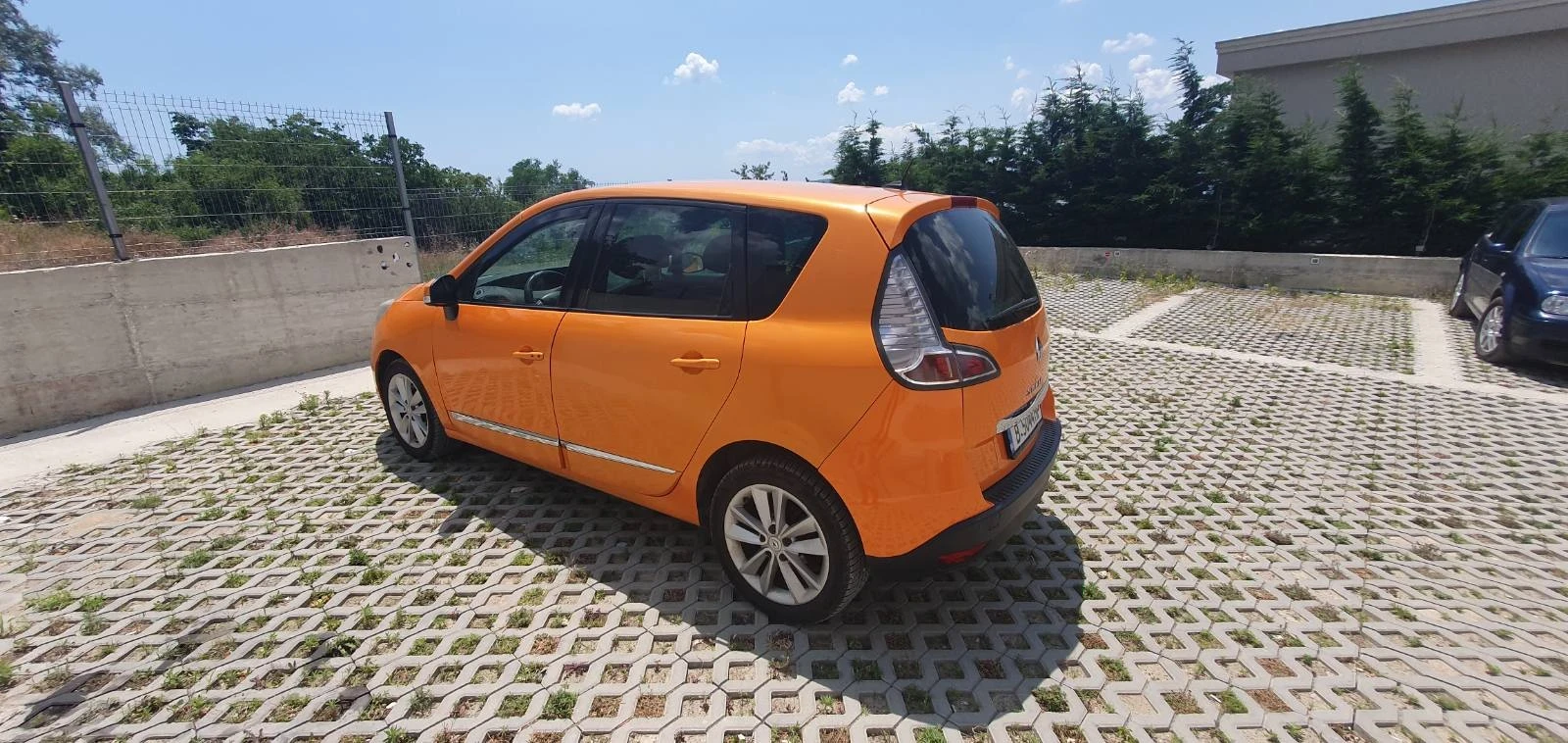 Renault Scenic III, 2.0 автомат, снимка 8 - Автомобили и джипове - 55188069