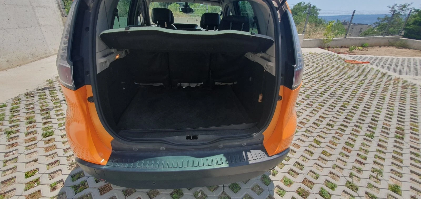 Renault Scenic III, 2.0 автомат, снимка 10 - Автомобили и джипове - 55188069