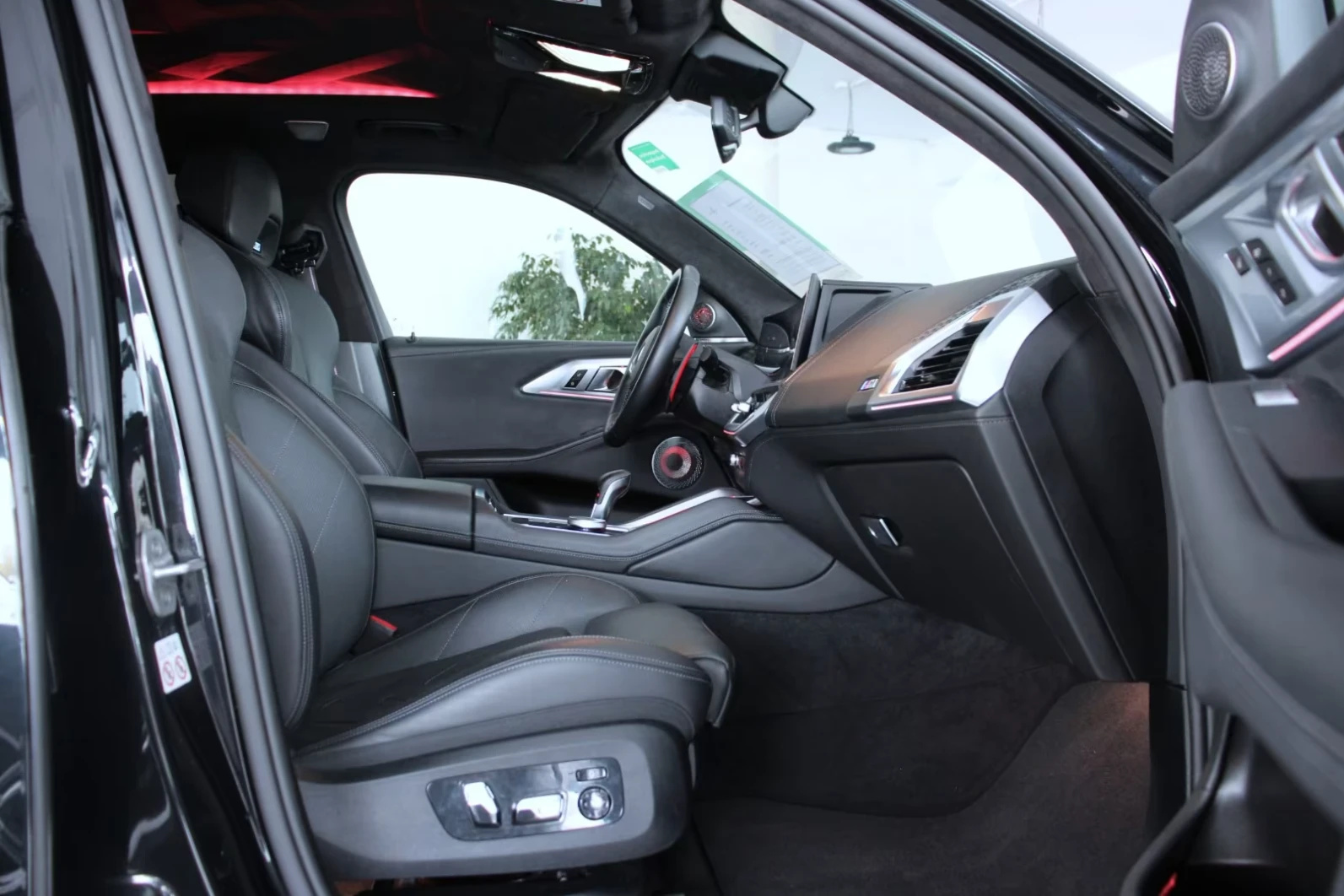 BMW XM M-SPORT PRO* B&W* HUD* 360* ВЕНТИЛАЦИЯ* МАСАЖ* , снимка 16 - Автомобили и джипове - 55188129