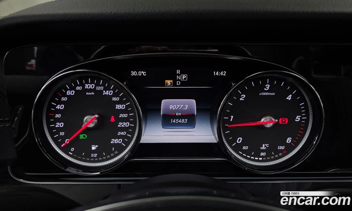 Mercedes-Benz E 220 Cabriolet, снимка 8 - Автомобили и джипове - 55794706