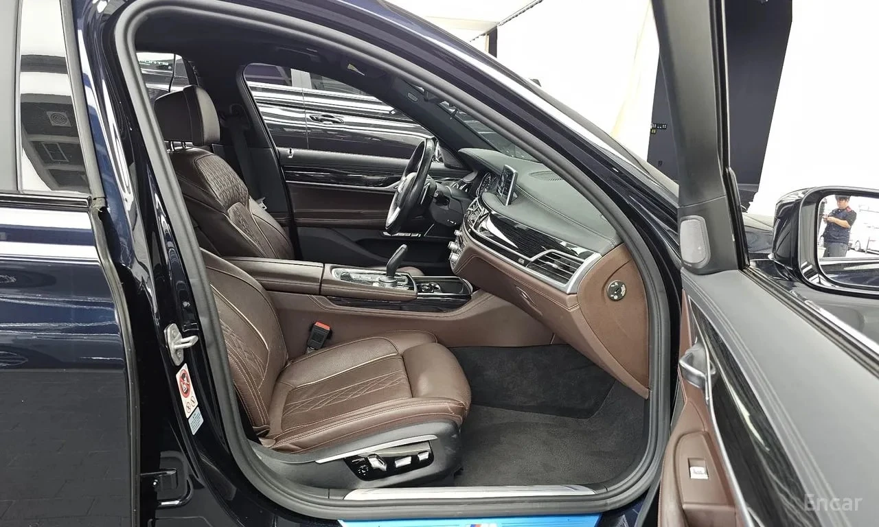 BMW 740 XDRIVE * M SPORT* МАСАЖИ* ДИСТРОНИК* 360 КАМЕРА* , снимка 10 - Автомобили и джипове - 55991058