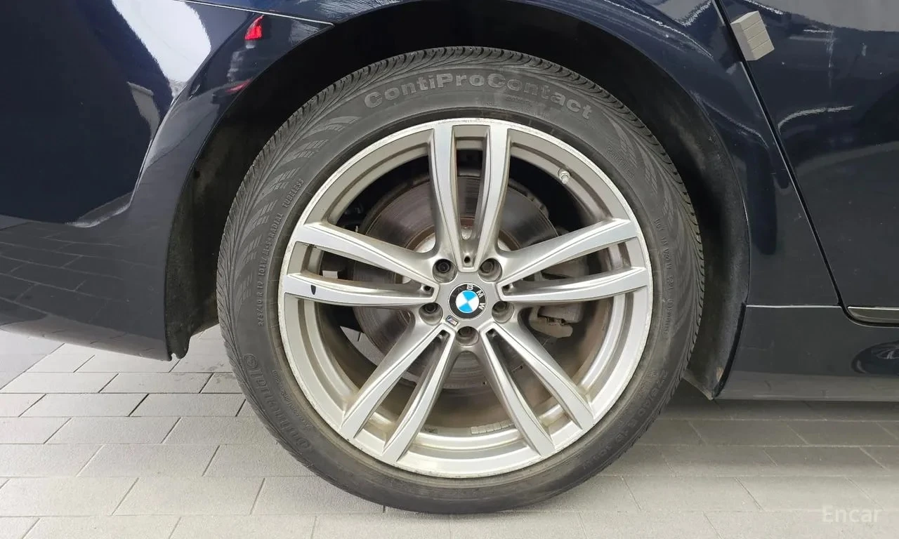 BMW 740 XDRIVE * M SPORT* МАСАЖИ* ДИСТРОНИК* 360 КАМЕРА* , снимка 5 - Автомобили и джипове - 55991058