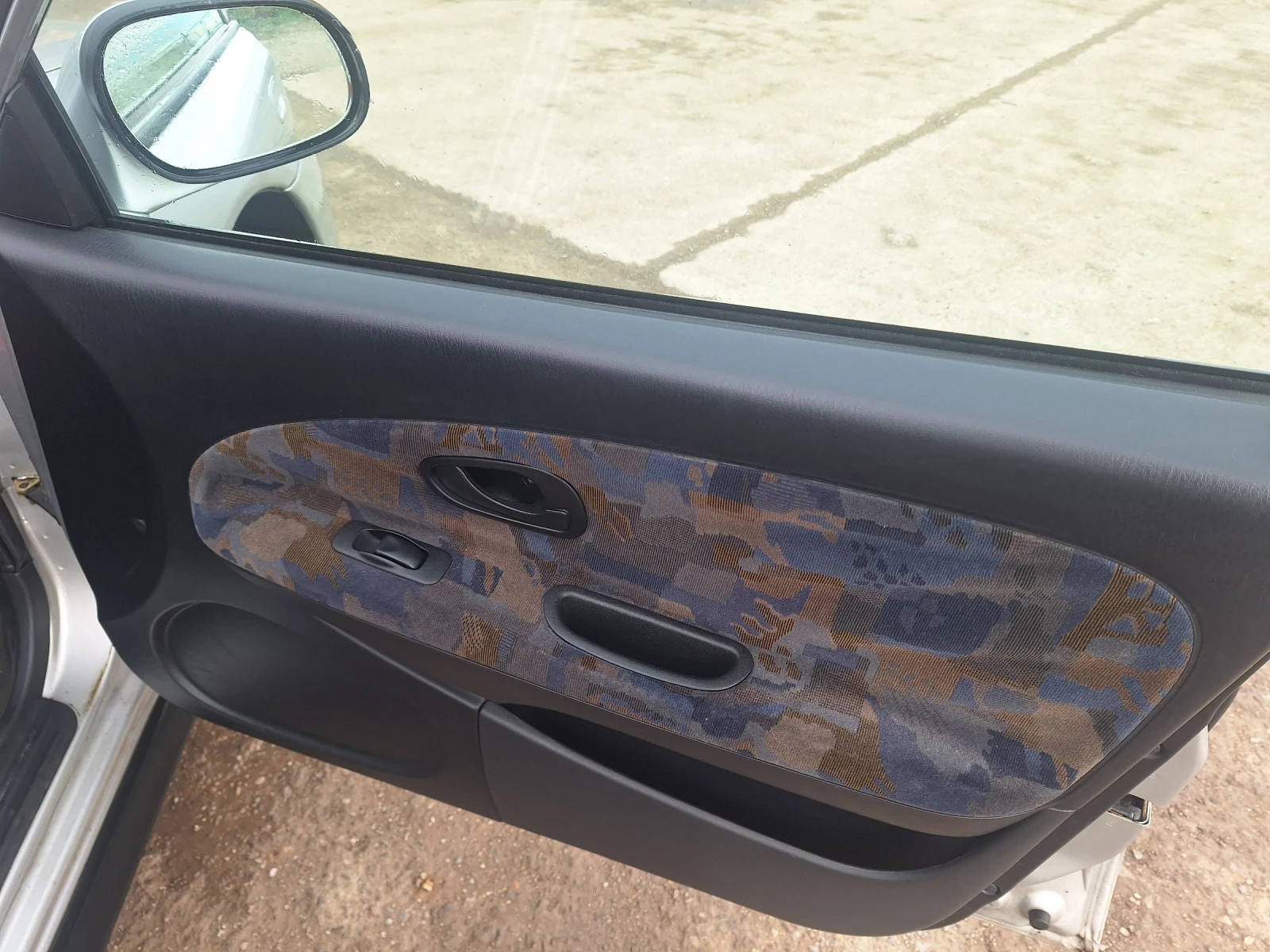 Mitsubishi Carisma, снимка 12 - Автомобили и джипове - 55999299