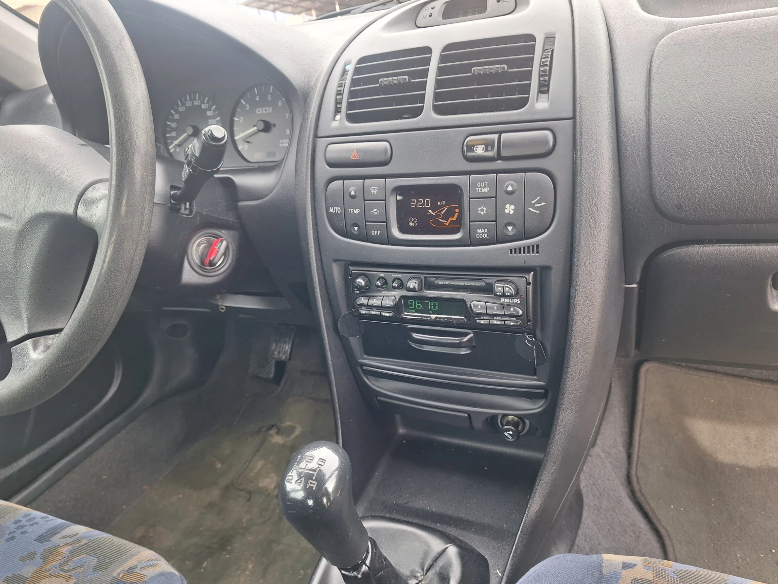 Mitsubishi Carisma, снимка 10 - Автомобили и джипове - 55999299