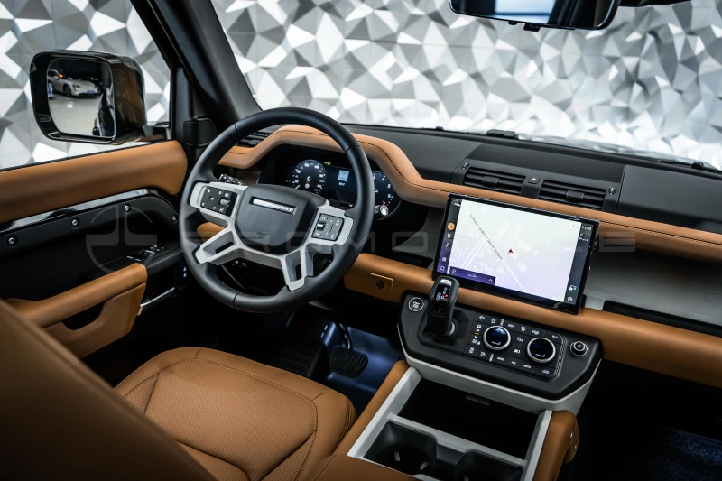 Land Rover Defender 90 X-Dynamic HSE URBAN Widebody, снимка 10 - Автомобили и джипове - 52926757