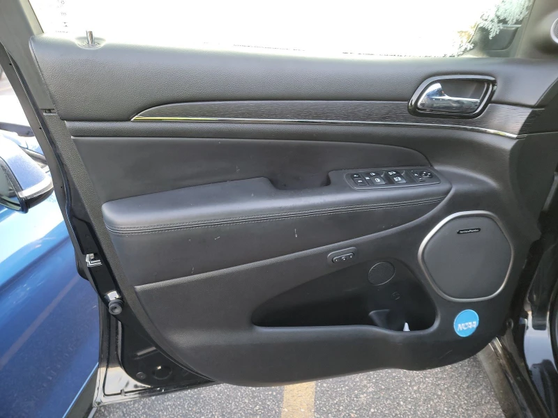 Jeep Cherokee, снимка 9 - Автомобили и джипове - 53064479