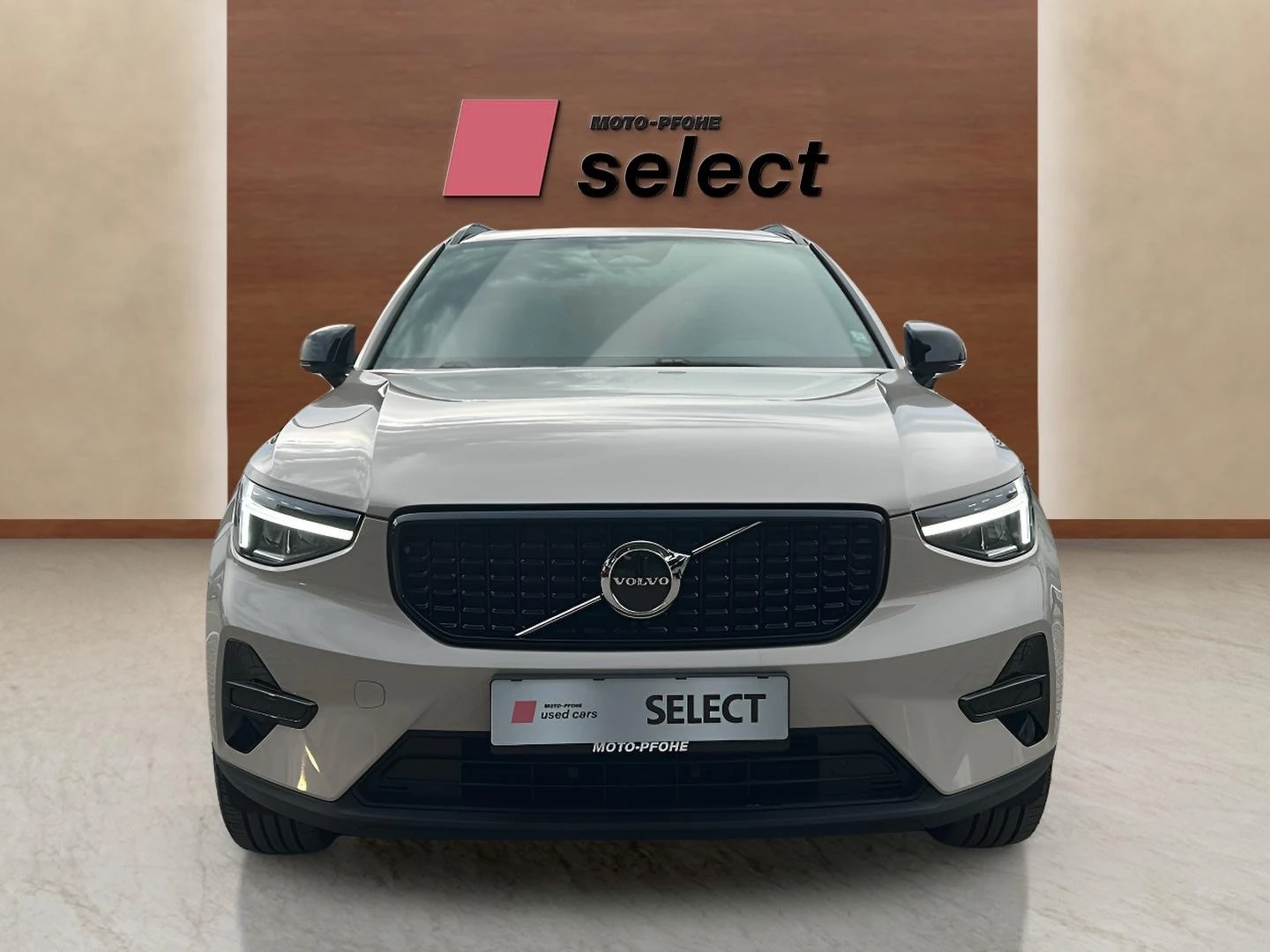 Volvo XC40 2.0 - изображение 3