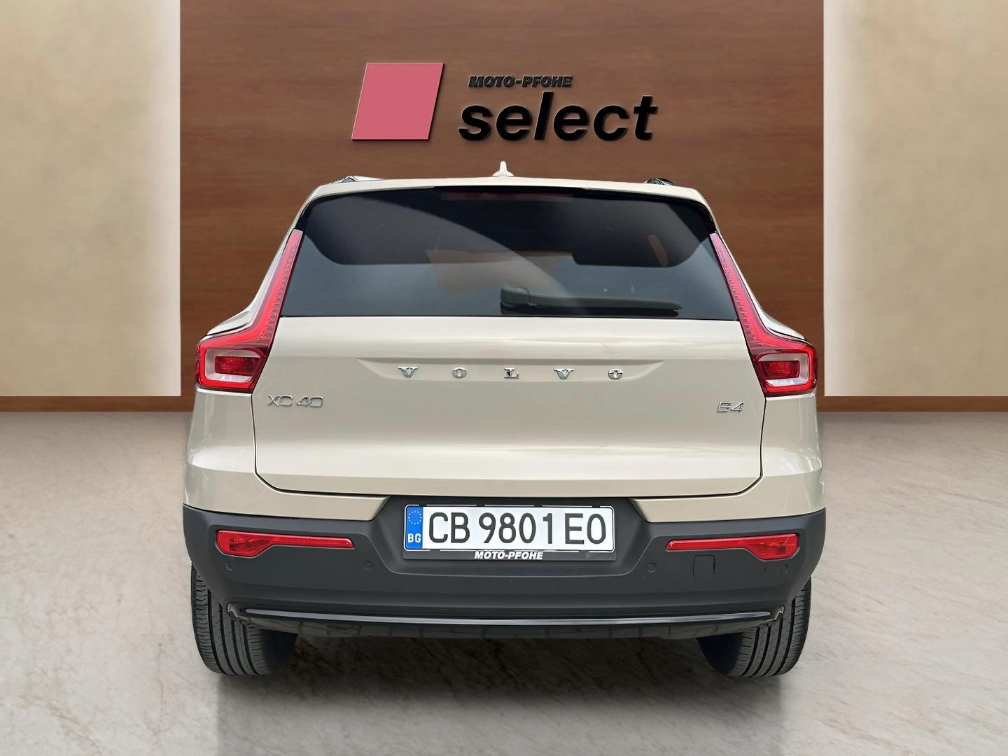 Volvo XC40 2.0 - изображение 8