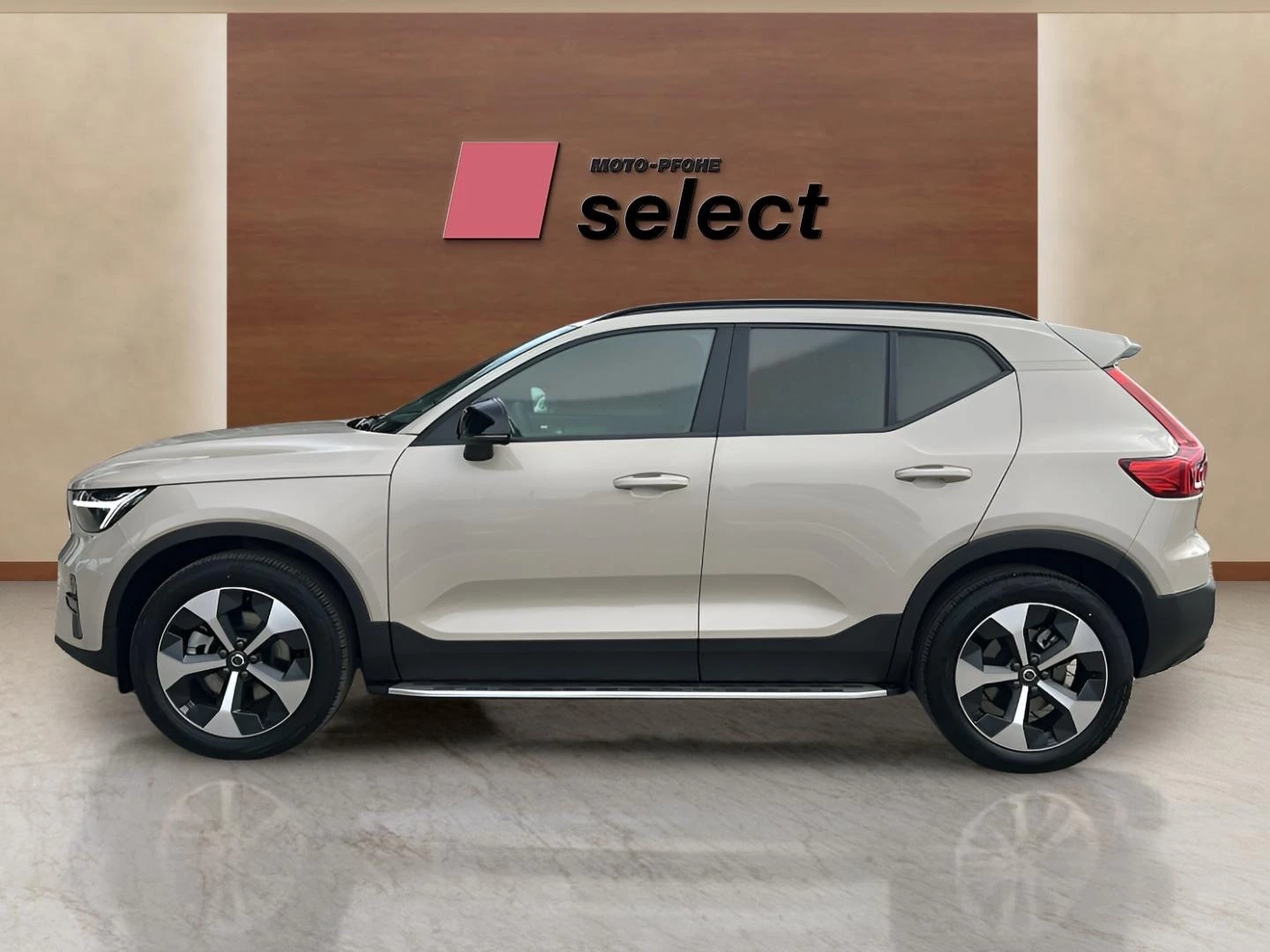 Volvo XC40 2.0 - изображение 5