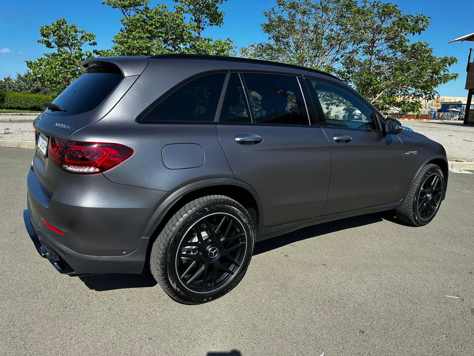 Mercedes-Benz GLC 300 AMG Line - изображение 8