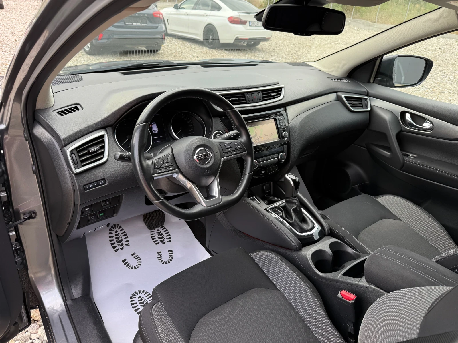 Nissan Qashqai 1.2 DIG-T AUTOMAT PANORAMA - изображение 10