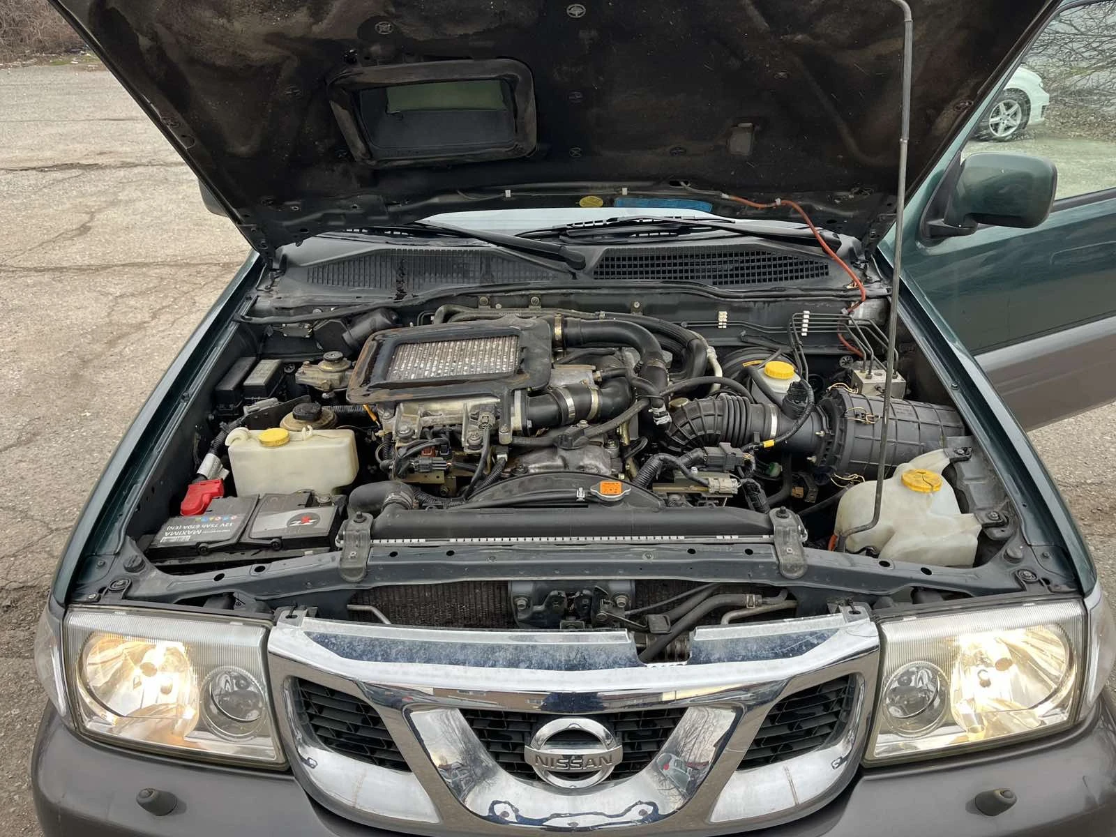 Nissan Terrano, снимка 4 - Автомобили и джипове - 53867140