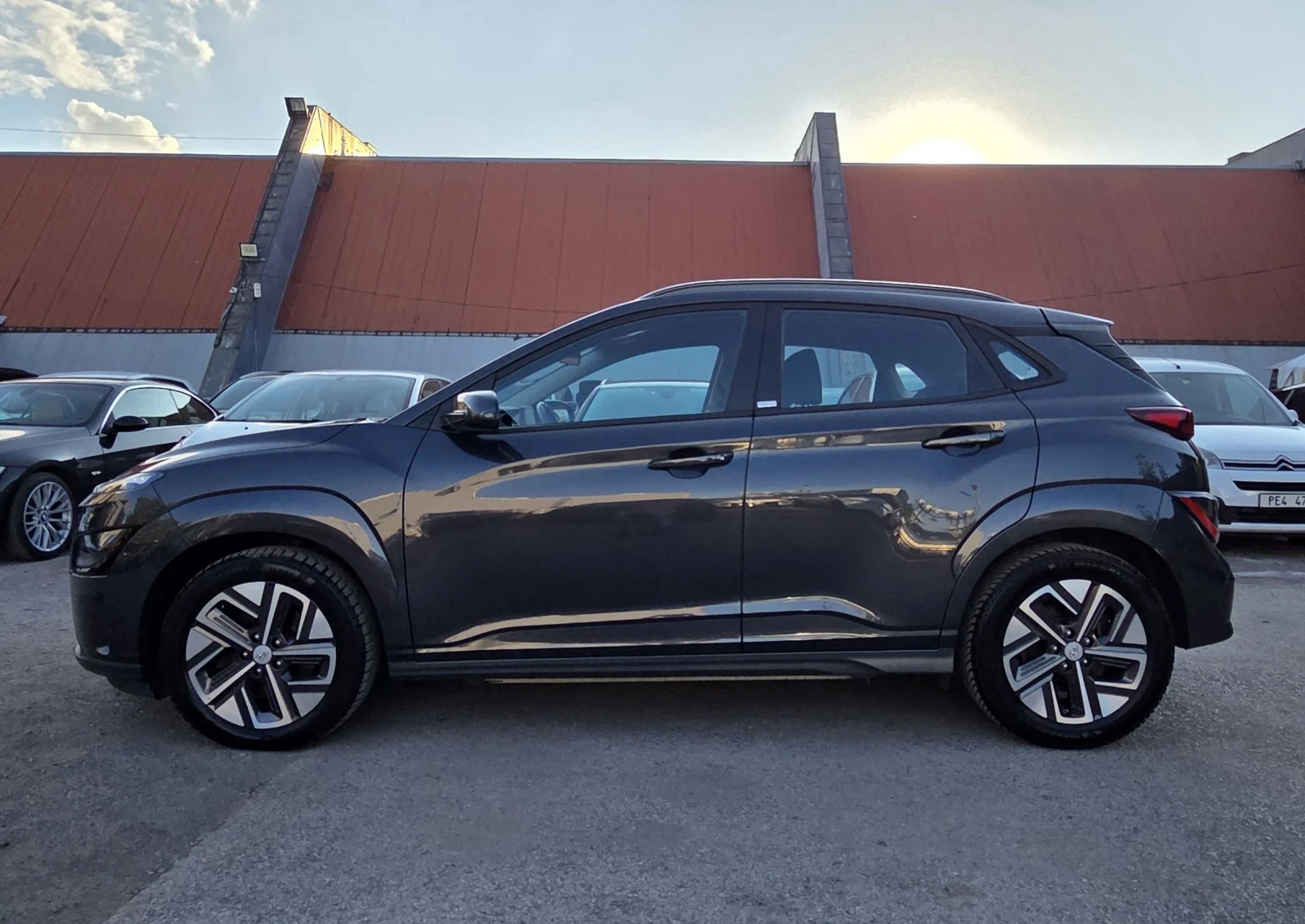 Hyundai Kona SOH100%/ГАРАНЦИОННА/ЗАВЕРЕНА СЕРВИЗНА КНИЖКА, снимка 5 - Автомобили и джипове - 54974223