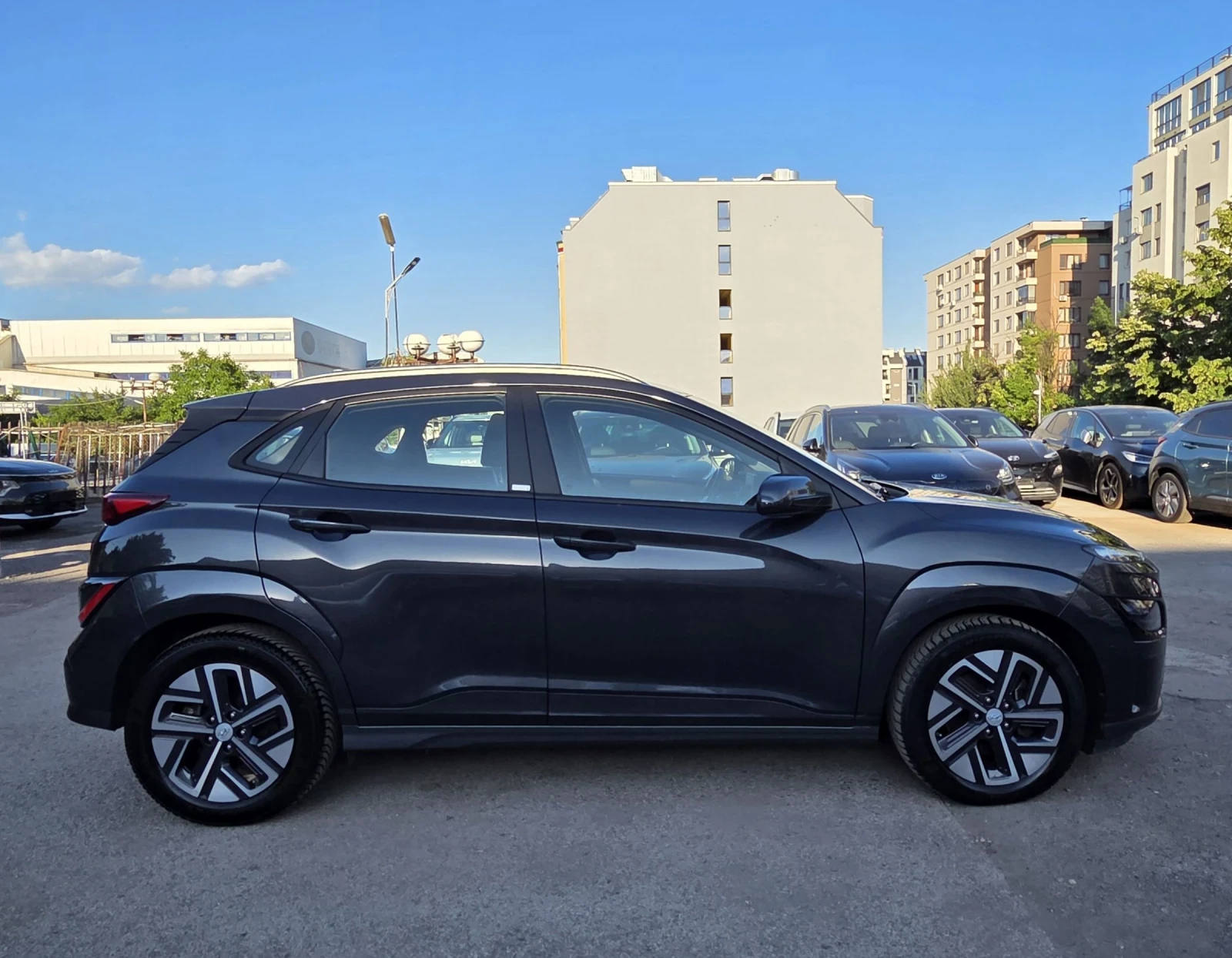 Hyundai Kona SOH100%/ГАРАНЦИОННА/ЗАВЕРЕНА СЕРВИЗНА КНИЖКА, снимка 2 - Автомобили и джипове - 54974223
