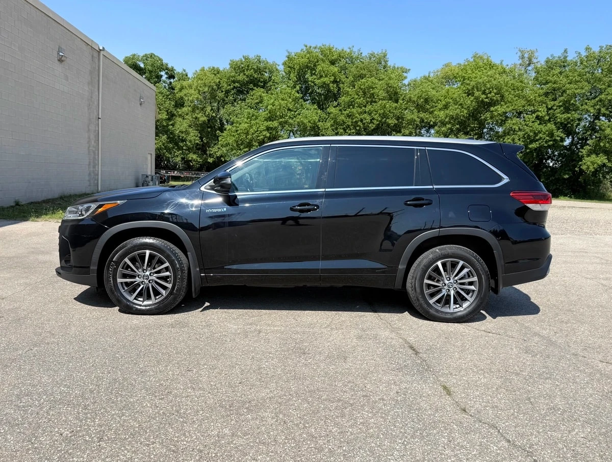 Toyota Highlander AWD 4dr XLE | CARFAX | БЕЗ ИНЦИДЕНТИ, снимка 3 - Автомобили и джипове - 55857080