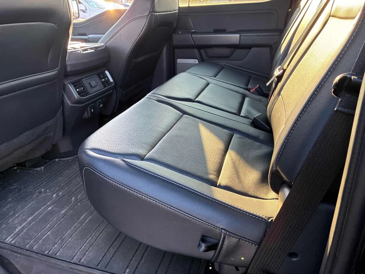 Ford F150 * LARIAT * CARFAX * ����� �� ����������� | Mobile.bg � ����������� 15