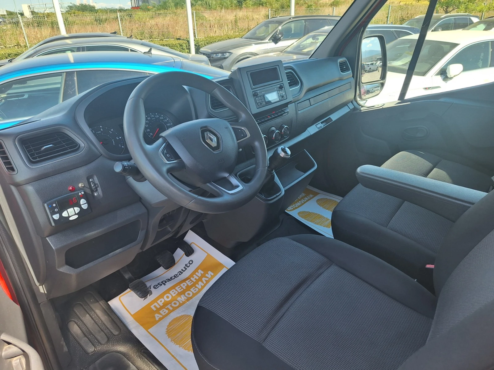 Renault Master 2.3dCi/136к.с./L2H2/ХЛАДИЛЕН, снимка 12 - Бусове и автобуси - 55734651