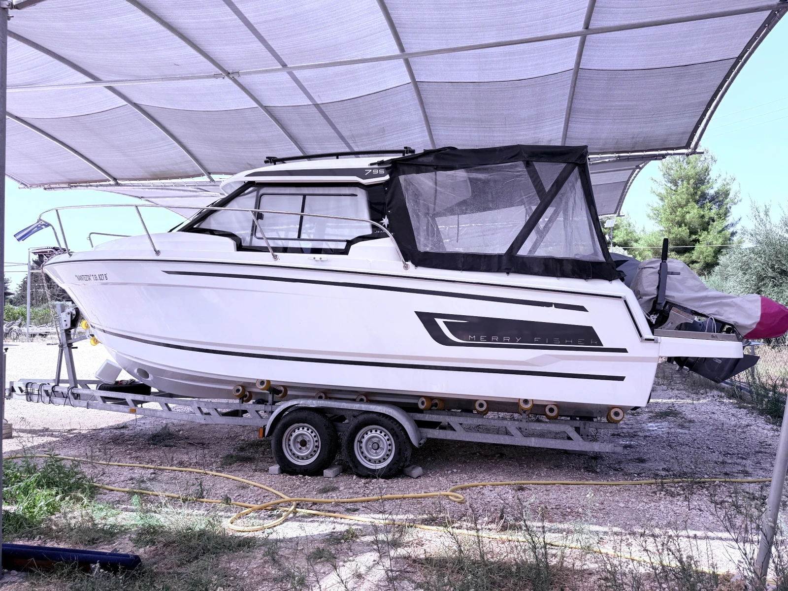 Моторна яхта Jeanneau Merry Fisher 795