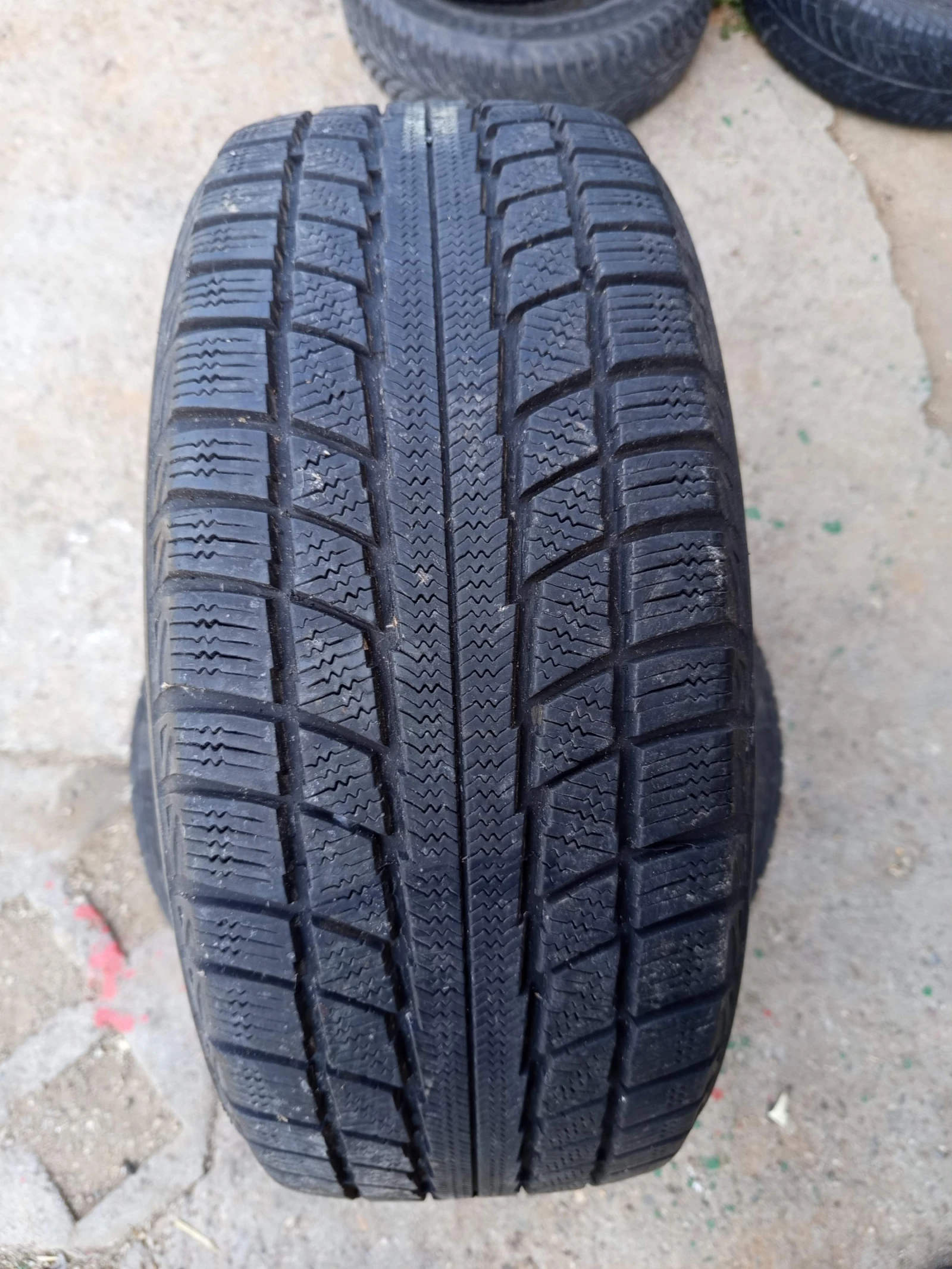 Гуми Зимни 215/55R16