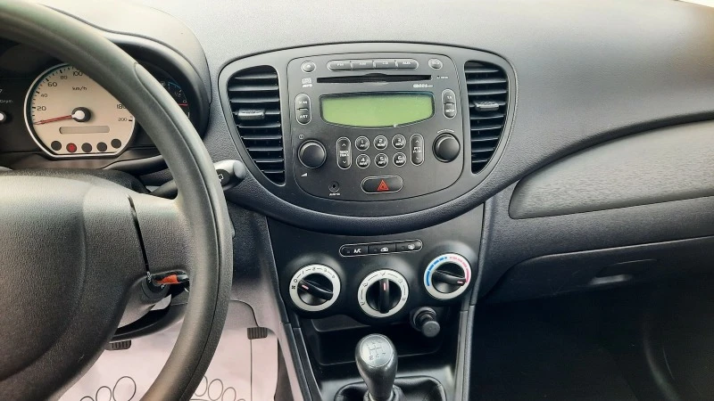 Hyundai I10 1.1i , снимка 8 - Автомобили и джипове - 44822479