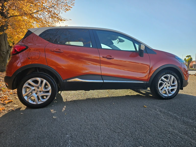 Renault Captur, снимка 3 - Автомобили и джипове - 47936696