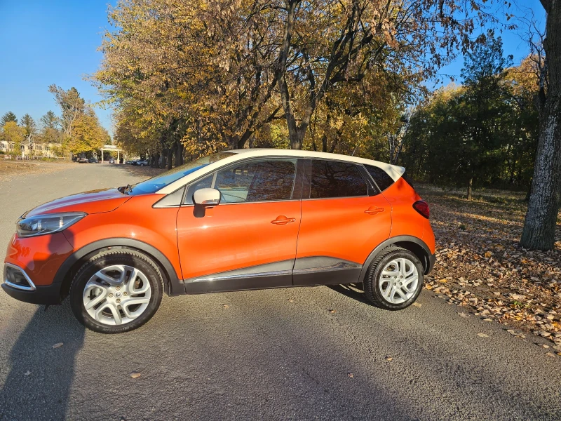 Renault Captur, снимка 2 - Автомобили и джипове - 47936696