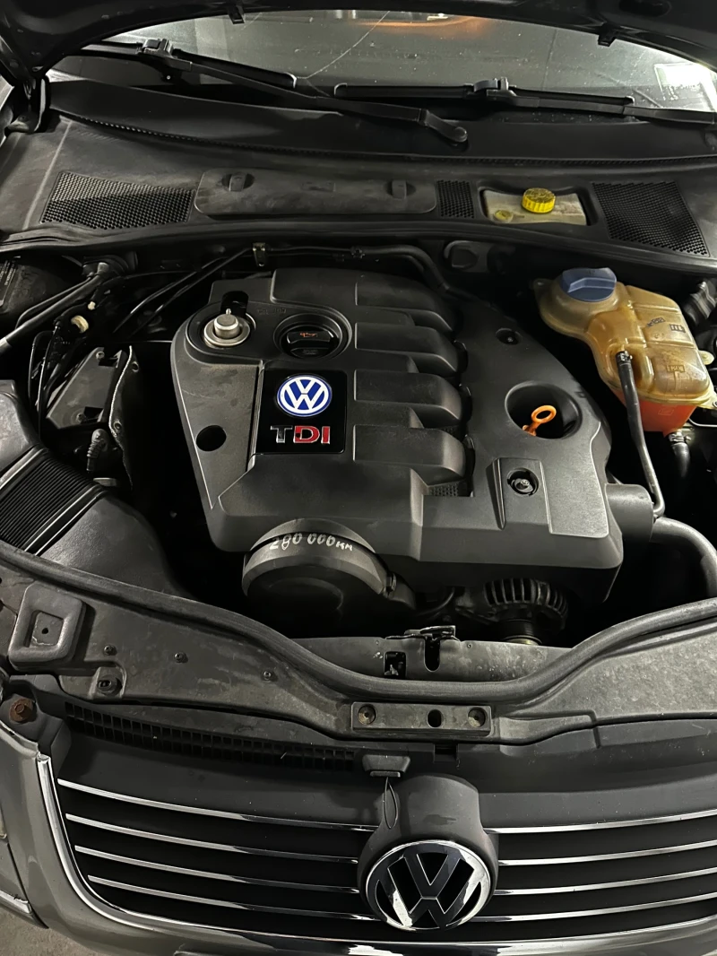 VW Passat, снимка 11 - Автомобили и джипове - 48235367