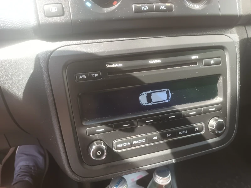 Skoda Fabia, снимка 10 - Автомобили и джипове - 52310204