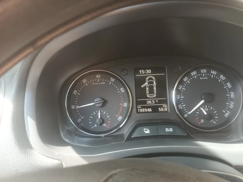 Skoda Fabia, снимка 9 - Автомобили и джипове - 52310204