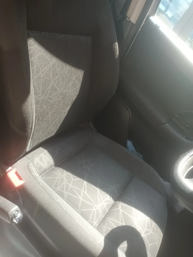 Skoda Fabia, снимка 6 - Автомобили и джипове - 52310204