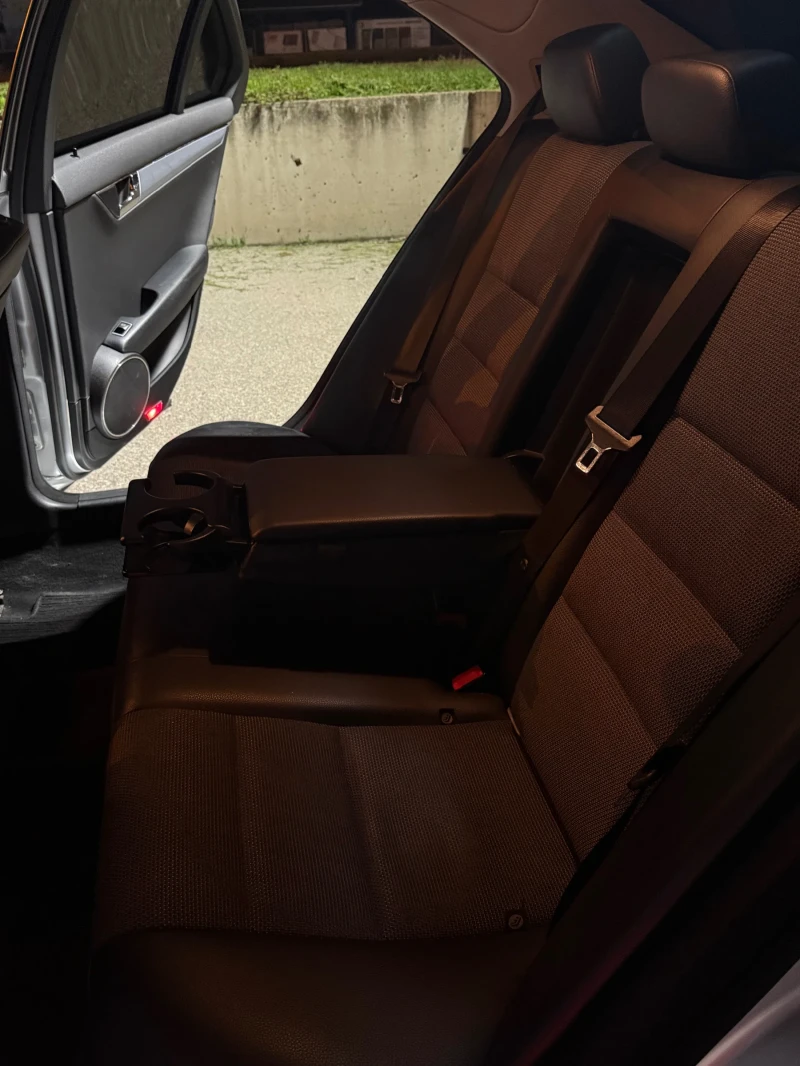 Mercedes-Benz C 250, снимка 13 - Автомобили и джипове - 52597265