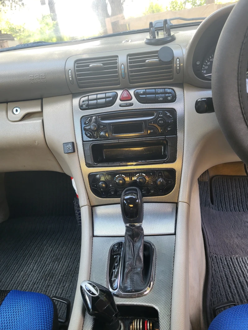 Mercedes-Benz C 200, снимка 8 - Автомобили и джипове - 53533151