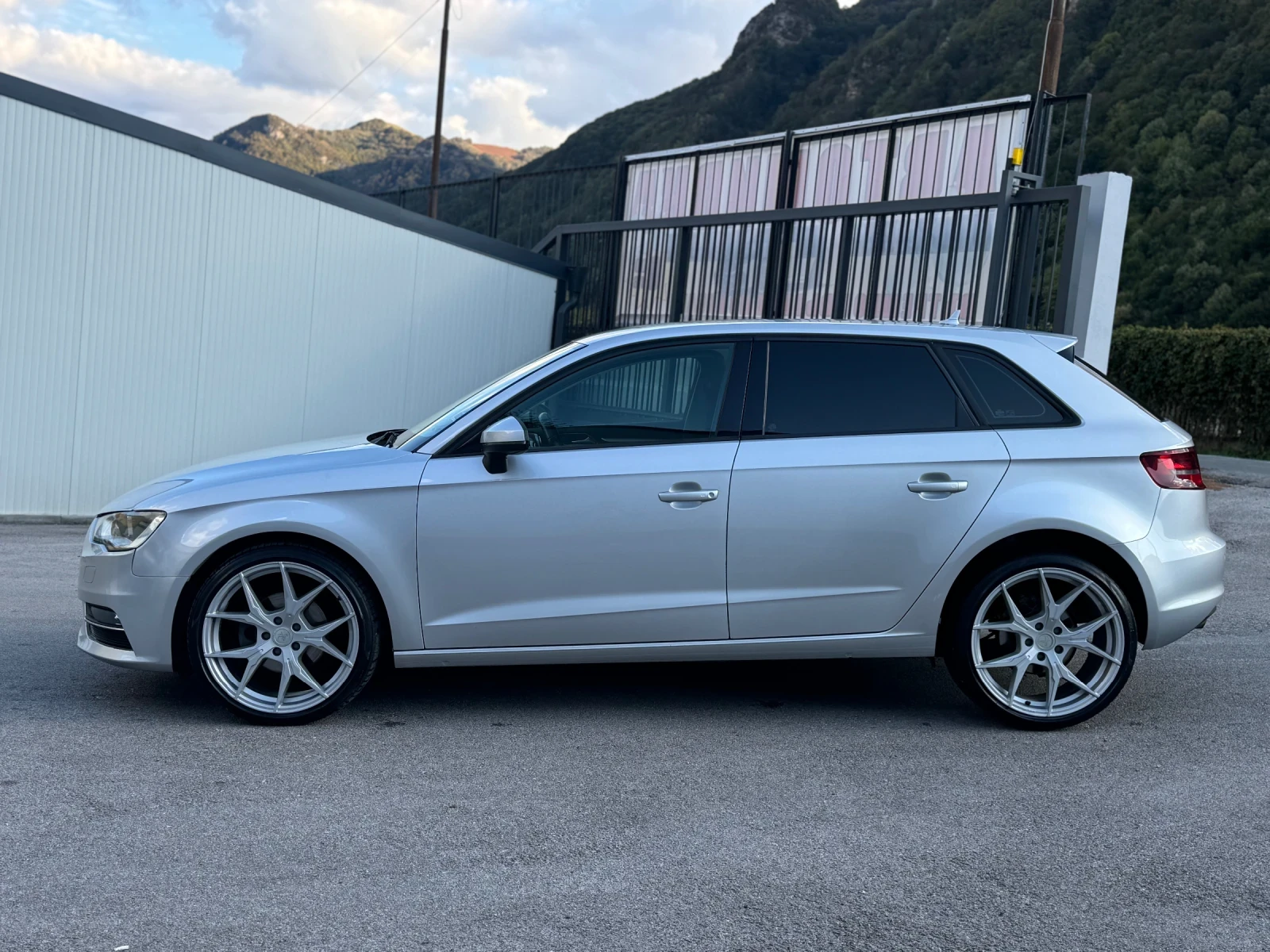 Audi A3 Sportback 1.6 TDI - изображение 4