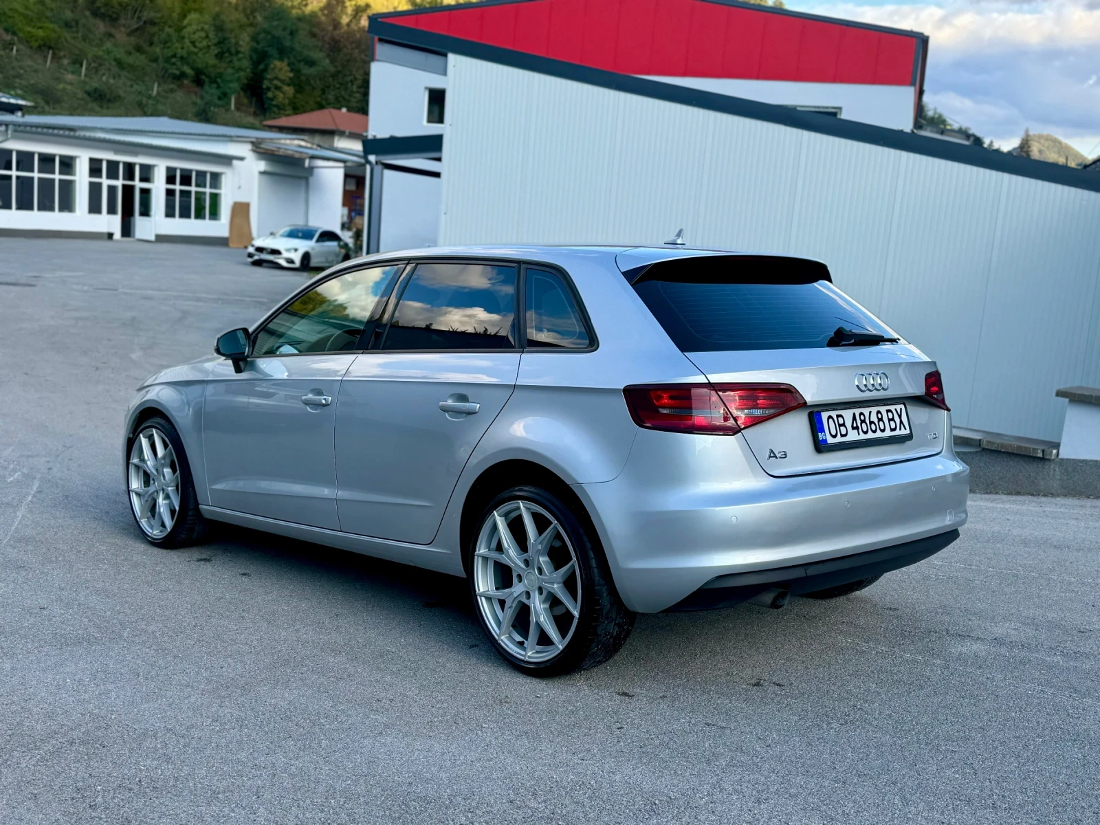 Audi A3 Sportback 1.6 TDI - изображение 2