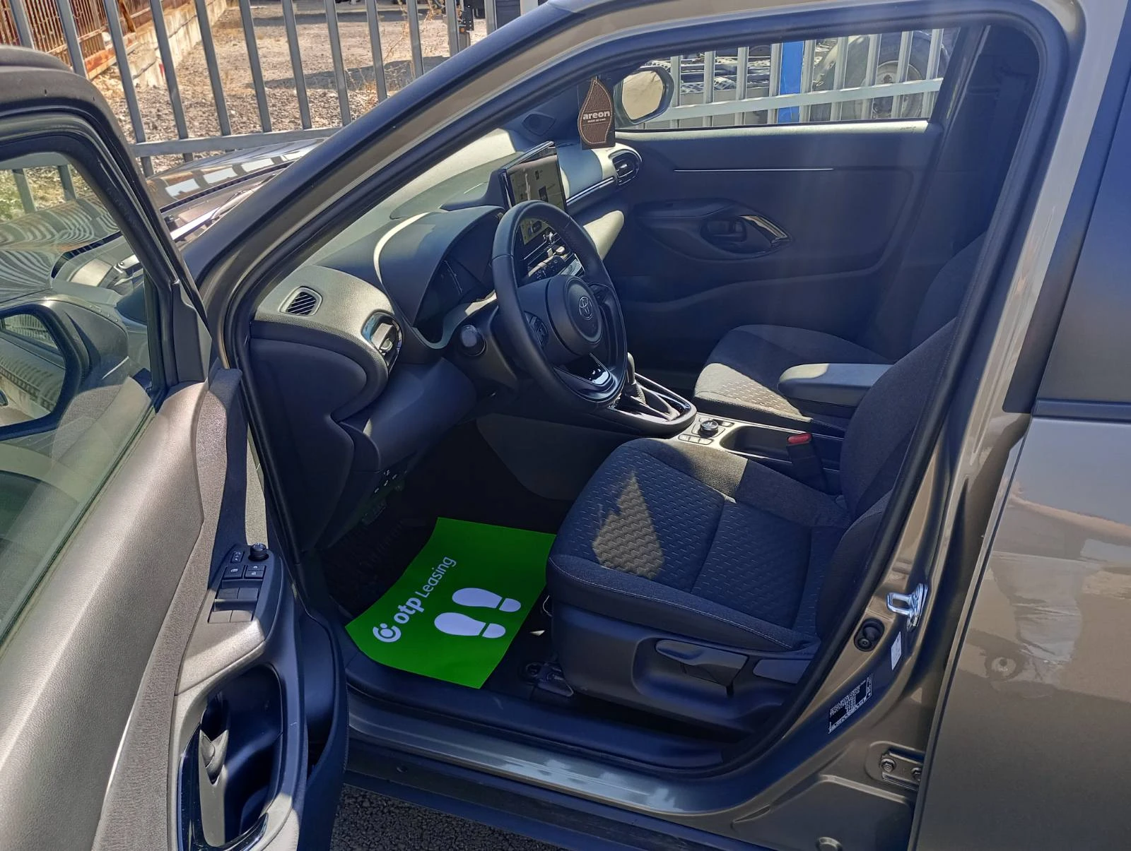 Toyota Yaris Cross 1.5 (132 кс) Hybrid AWD-i e-CVT - изображение 7