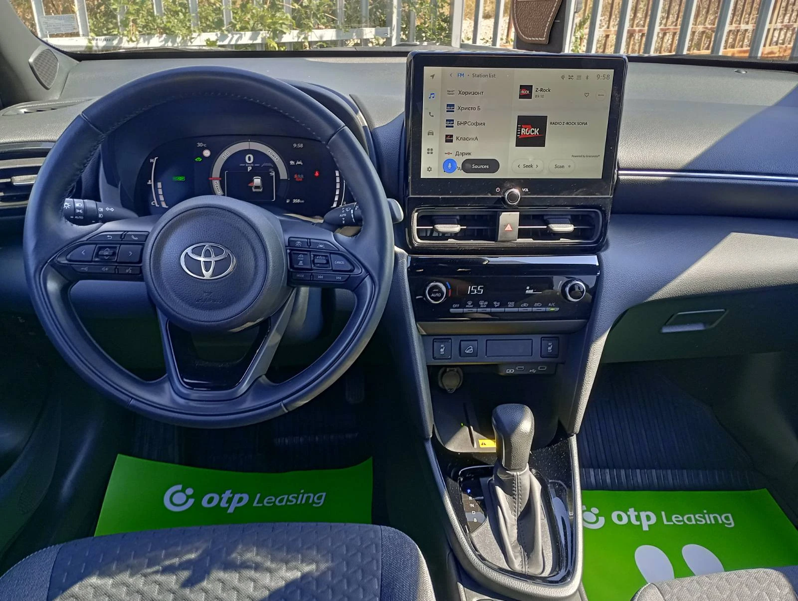 Toyota Yaris Cross 1.5 (132 кс) Hybrid AWD-i e-CVT - изображение 9