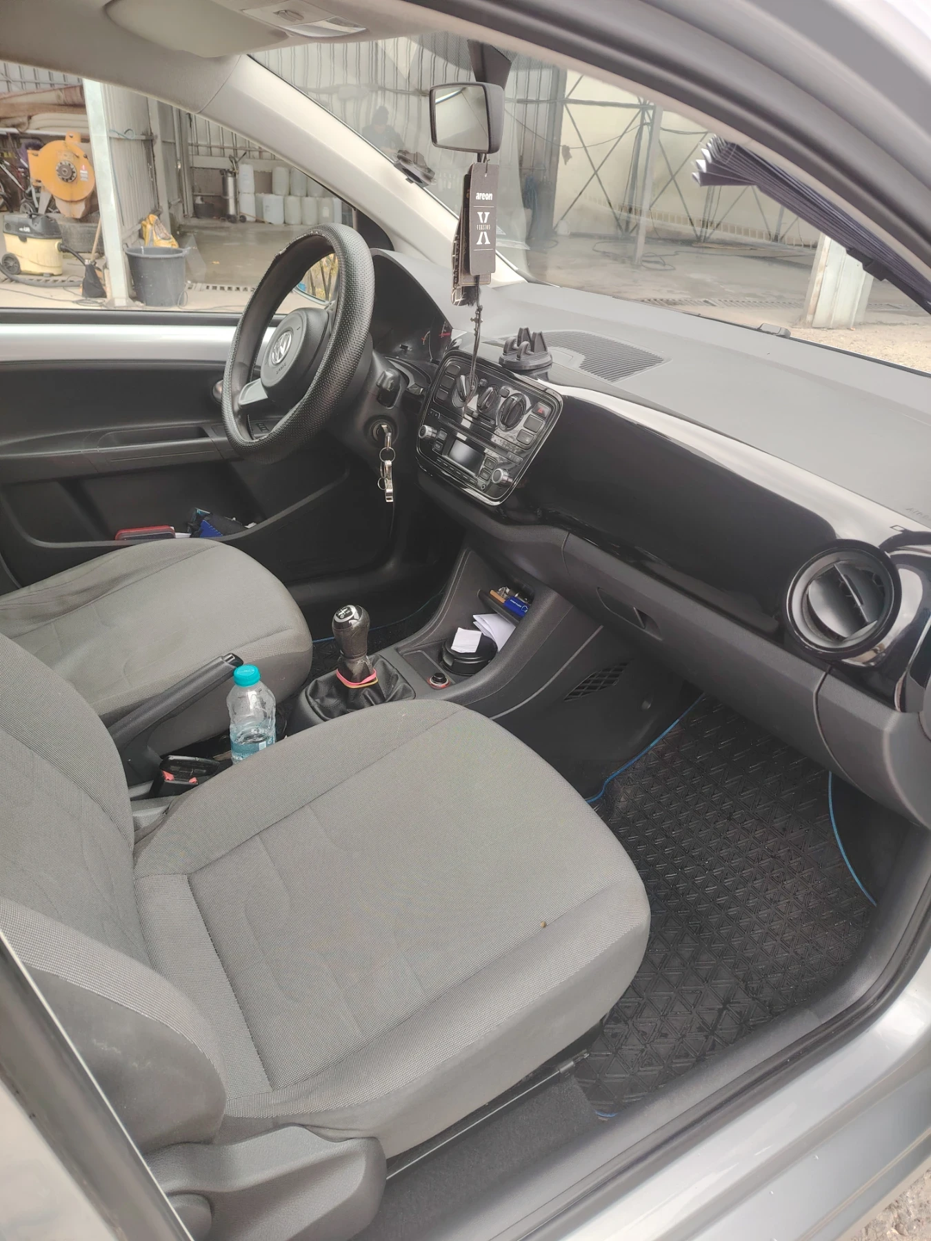 VW Up, снимка 8 - Автомобили и джипове - 53815452