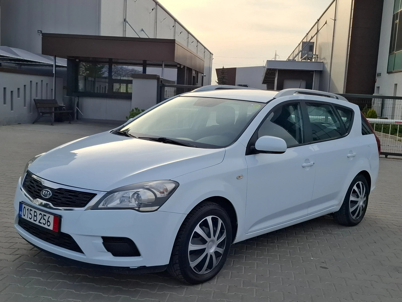 Kia Ceed 1.6CRDI* (116кс)* * FACELIFT* * НОВ ВНОС* * , снимка 5 - Автомобили и джипове - 54184166