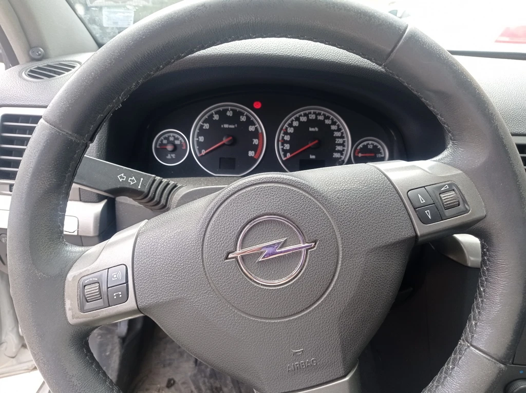 Opel Vectra 2.2, снимка 10 - Автомобили и джипове - 55024004